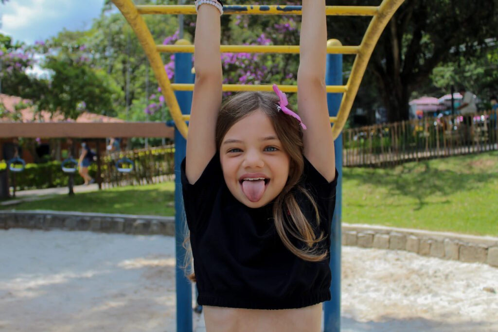 Ensaio Fotográfico Infantil crianca na ponte