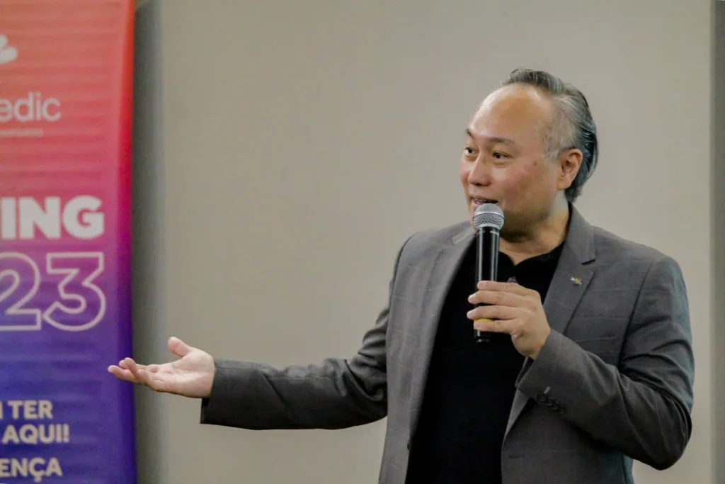 Cobertura fotográfica de eventos com o professor Miyashita e banner