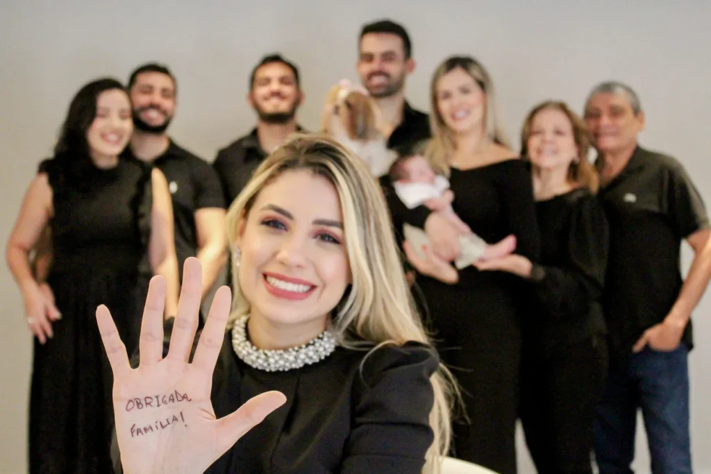 Ensaio fotográfico formatura com destaque para mão